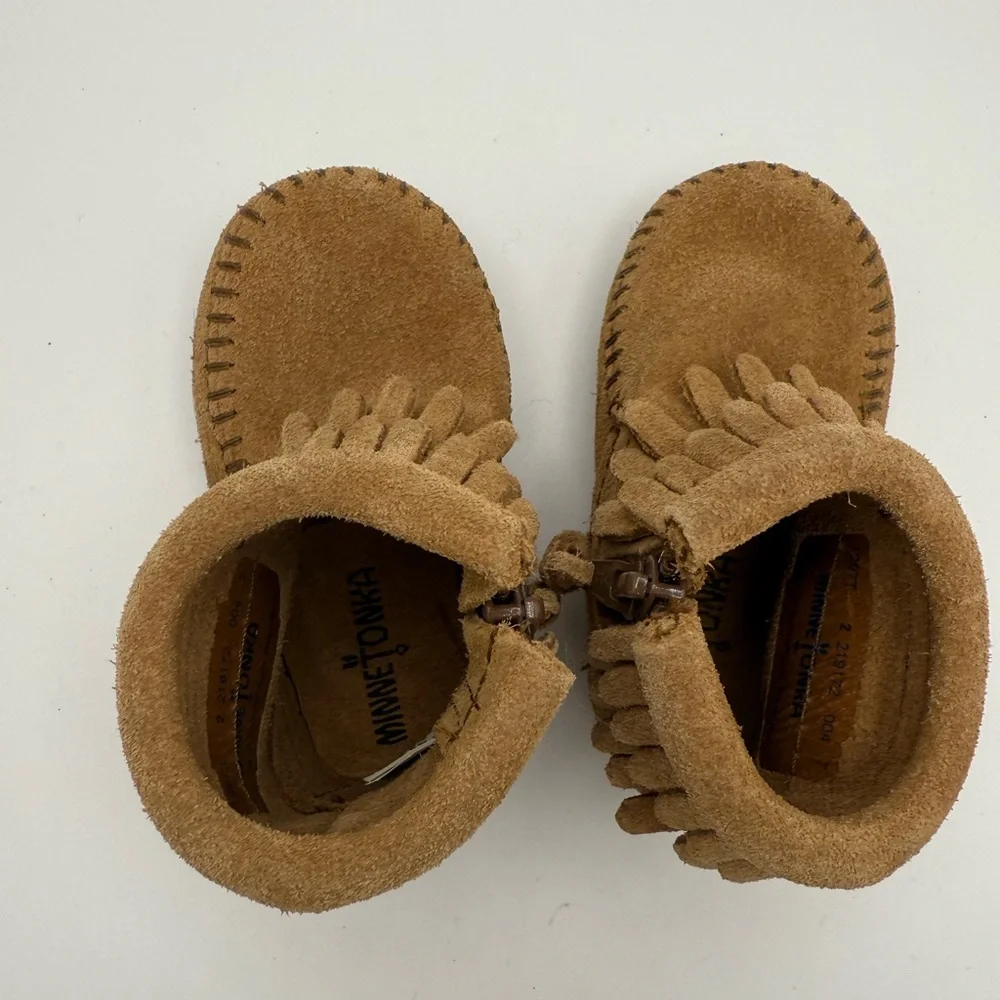 Minnetonka Baby Fringe Moccasins Infant Size 2